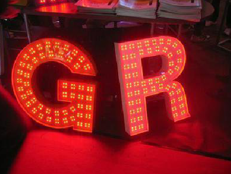 贺州LED发光字常见的安装误区。